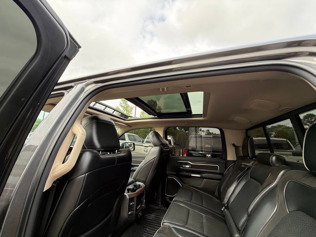 Ram 1500 Vehicle Full-screen Gallery Image 31