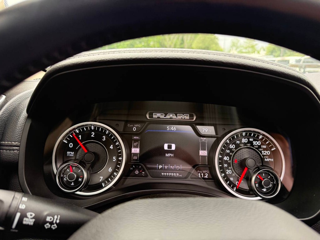 Ram 1500 Vehicle Full-screen Gallery Image 32