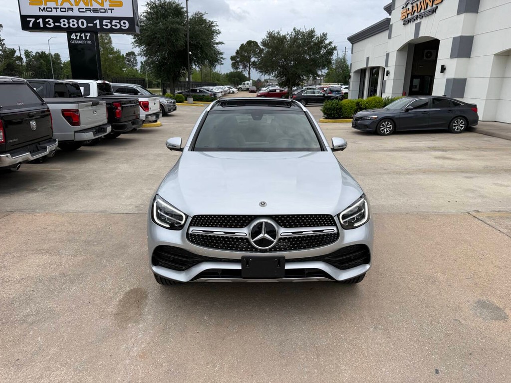 Mercedes-Benz GLC Vehicle Full-screen Gallery Image 37