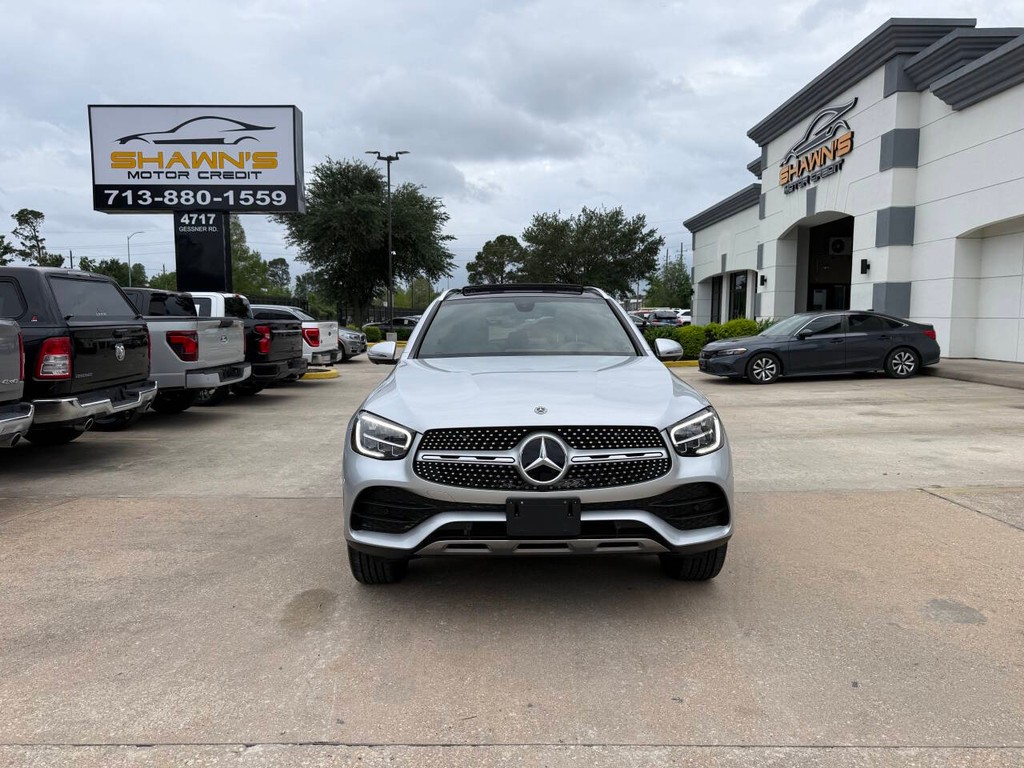 Mercedes-Benz GLC Vehicle Full-screen Gallery Image 38