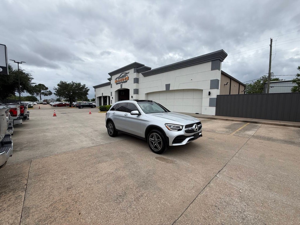 Mercedes-Benz GLC Vehicle Full-screen Gallery Image 41