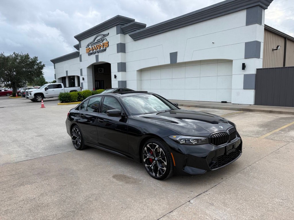 BMW 3 Series Vehicle Full-screen Gallery Image 02