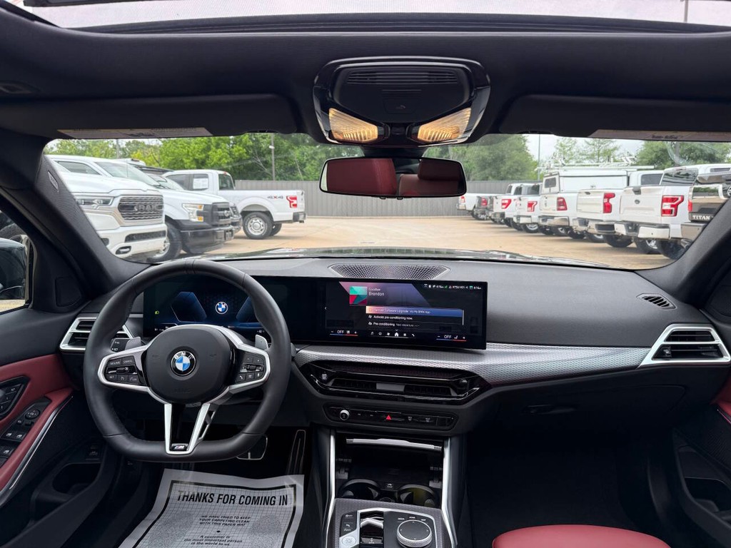 BMW 3 Series Vehicle Full-screen Gallery Image 17