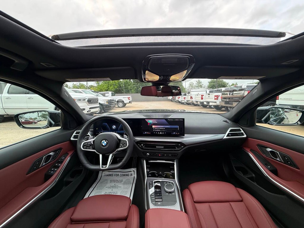 BMW 3 Series Vehicle Full-screen Gallery Image 18