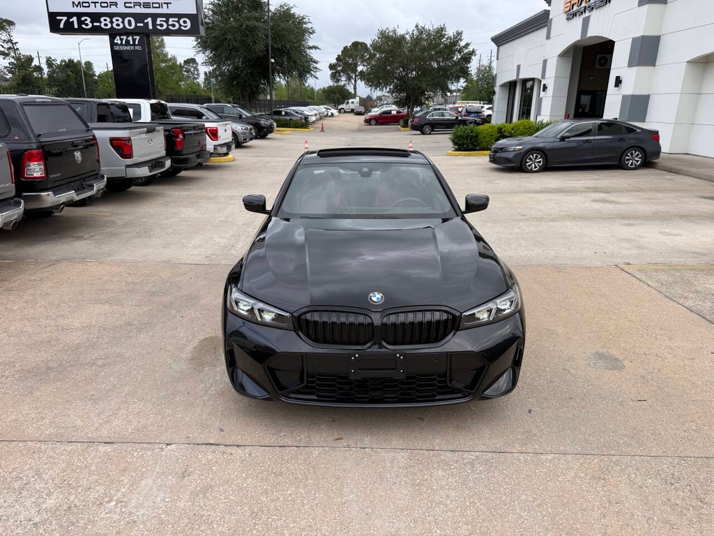 BMW 3 Series Vehicle Full-screen Gallery Image 36