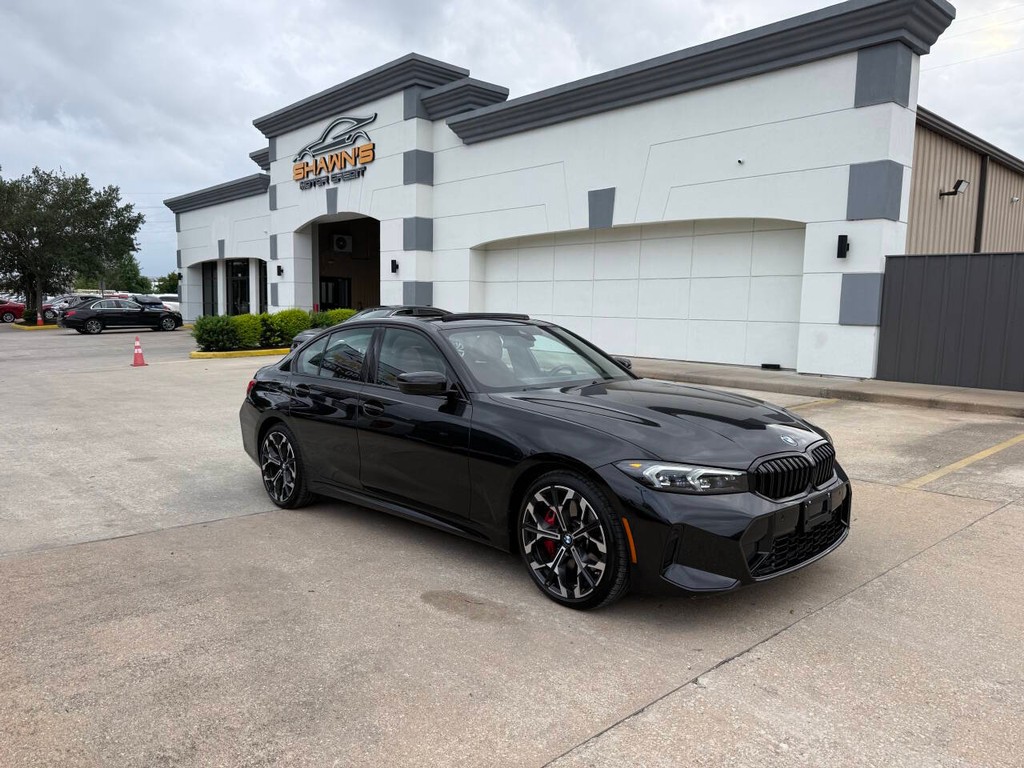 BMW 3 Series Vehicle Full-screen Gallery Image 38