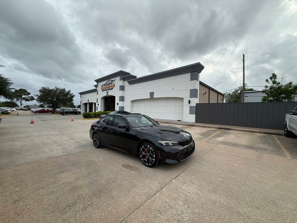 BMW 3 Series Vehicle Full-screen Gallery Image 40