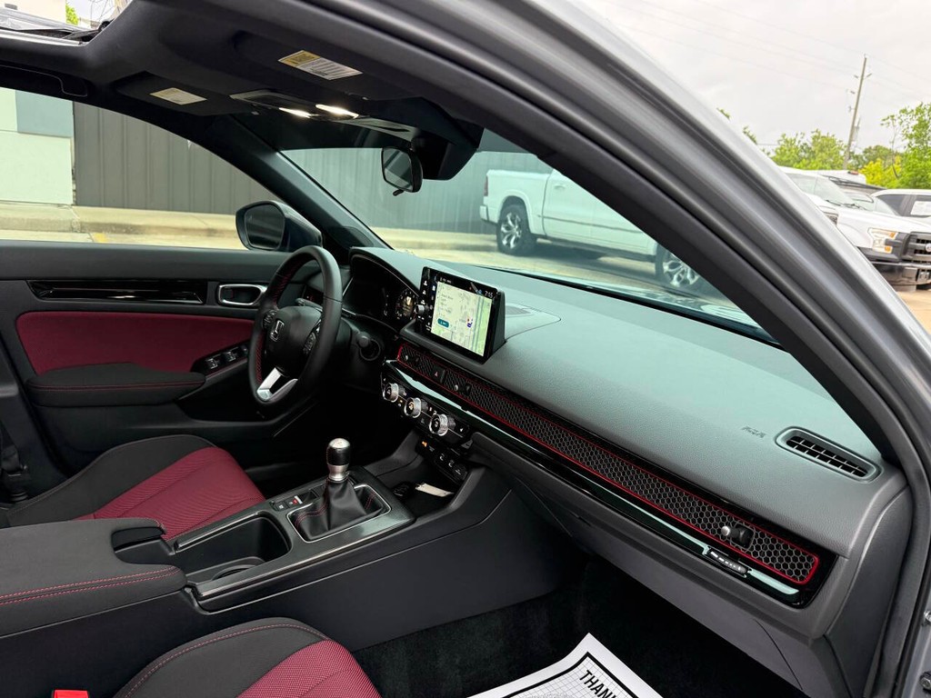 Honda Civic Si Vehicle Full-screen Gallery Image 09