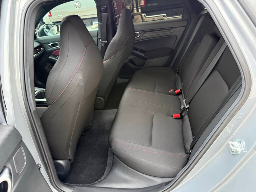 Honda Civic Si Vehicle Full-screen Gallery Image 13