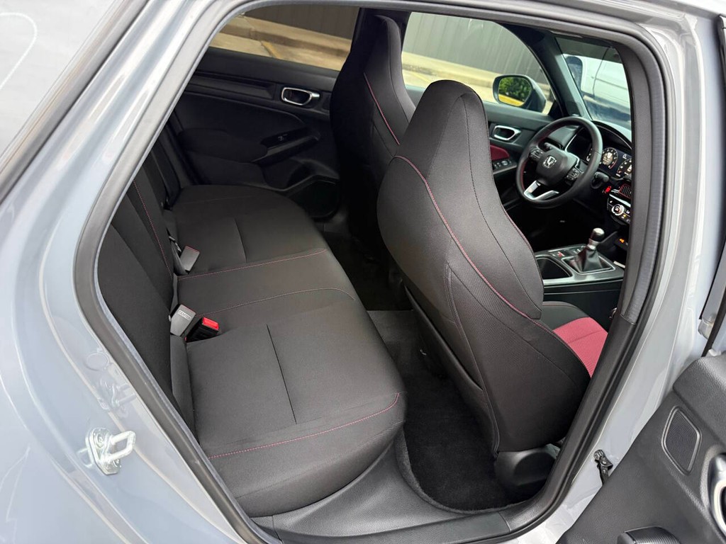 Honda Civic Si Vehicle Full-screen Gallery Image 15