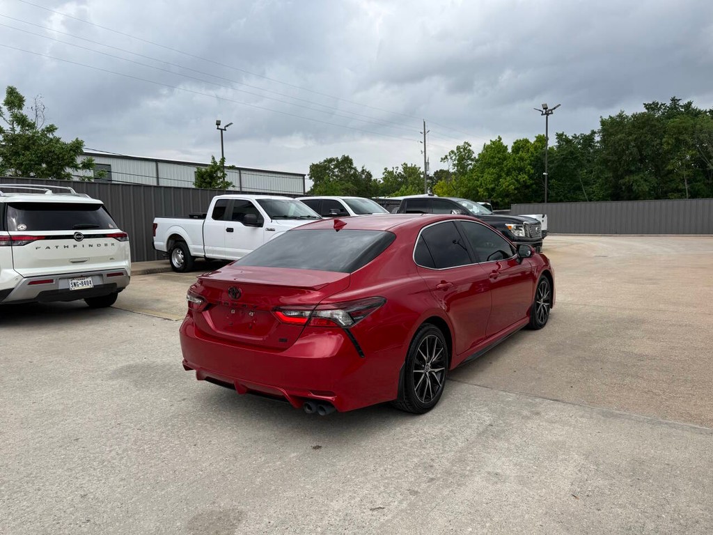 Toyota Camry Vehicle Full-screen Gallery Image 05