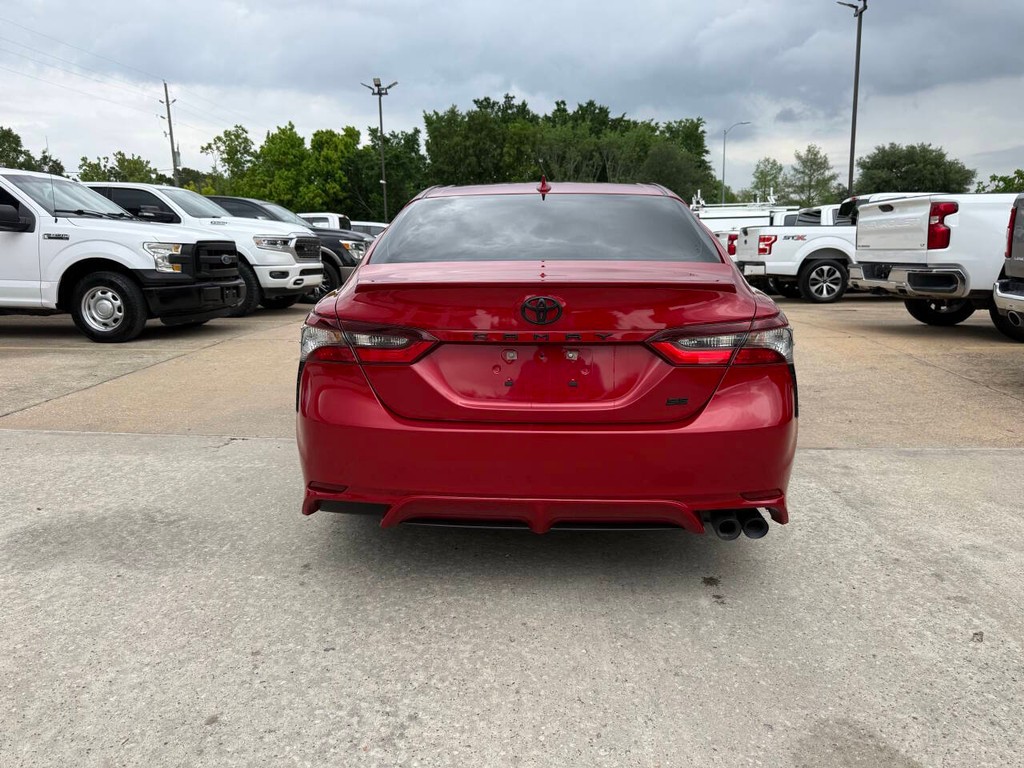 Toyota Camry Vehicle Full-screen Gallery Image 36