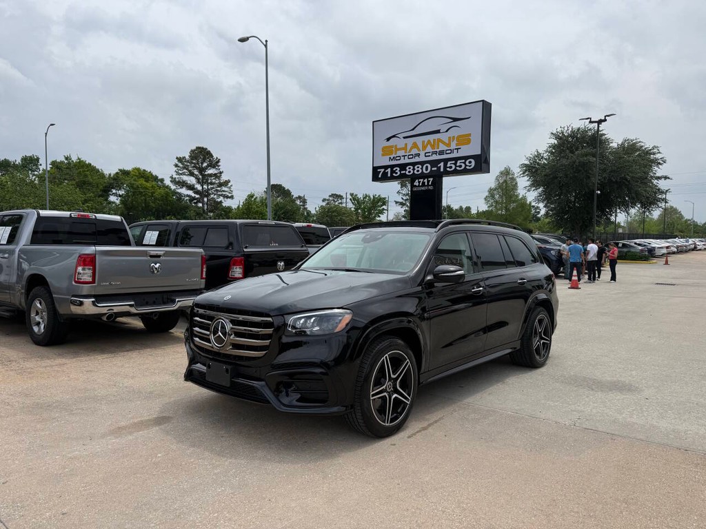 Mercedes-Benz GLS Vehicle Full-screen Gallery Image 03