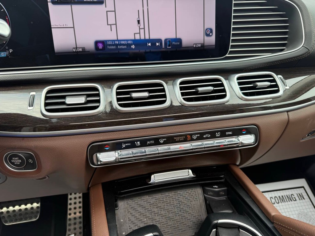 Mercedes-Benz GLS Vehicle Full-screen Gallery Image 28