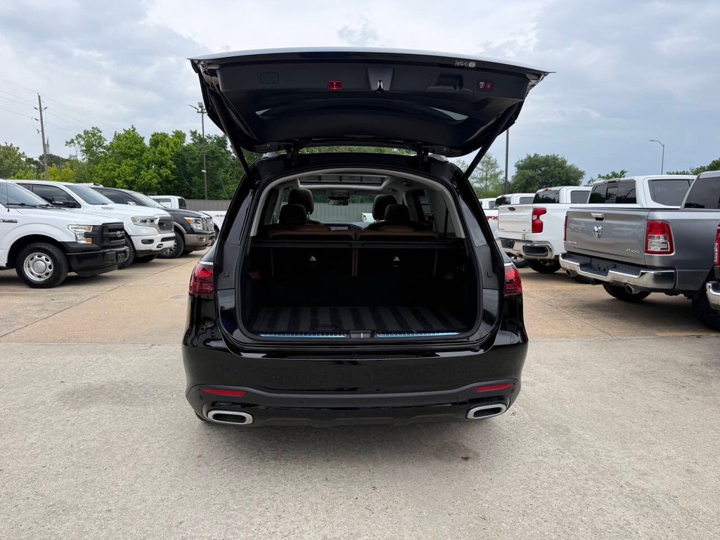 Mercedes-Benz GLS Vehicle Full-screen Gallery Image 40