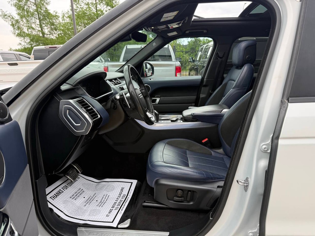 Land Rover Range Rover Sport Vehicle Full-screen Gallery Image 07