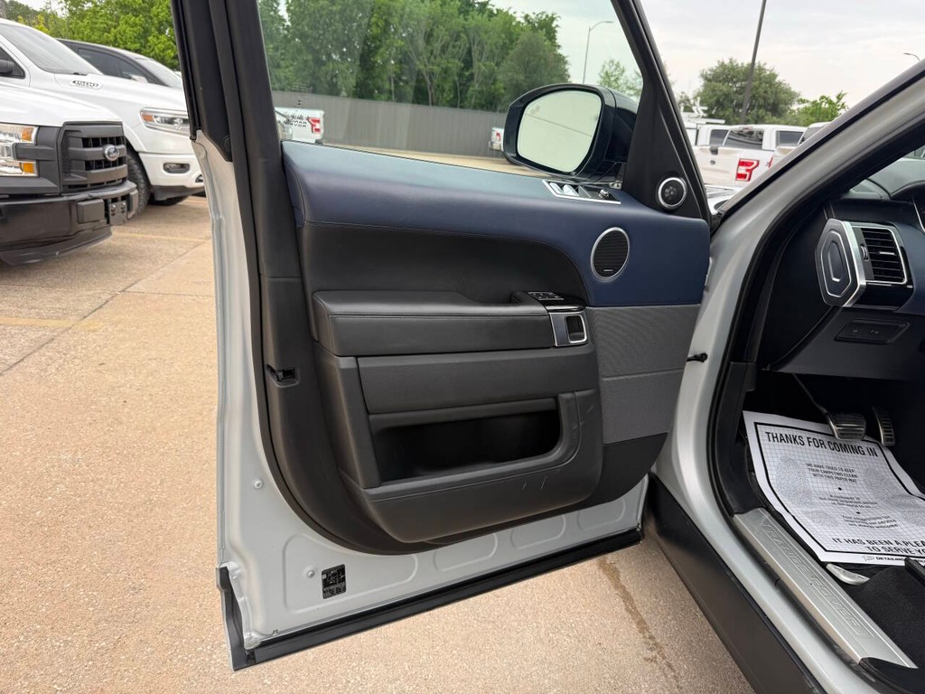 Land Rover Range Rover Sport Vehicle Full-screen Gallery Image 08