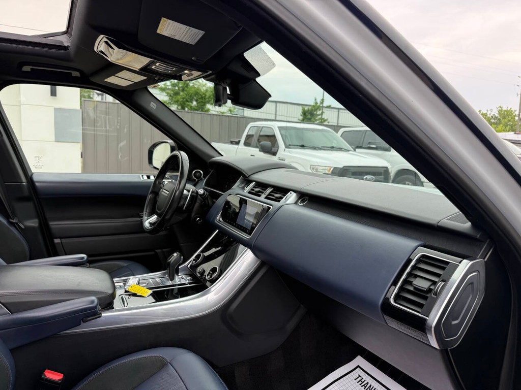 Land Rover Range Rover Sport Vehicle Full-screen Gallery Image 09