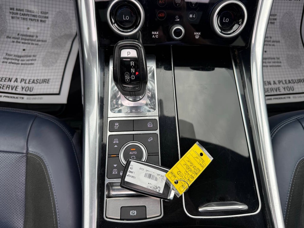 Land Rover Range Rover Sport Vehicle Full-screen Gallery Image 28