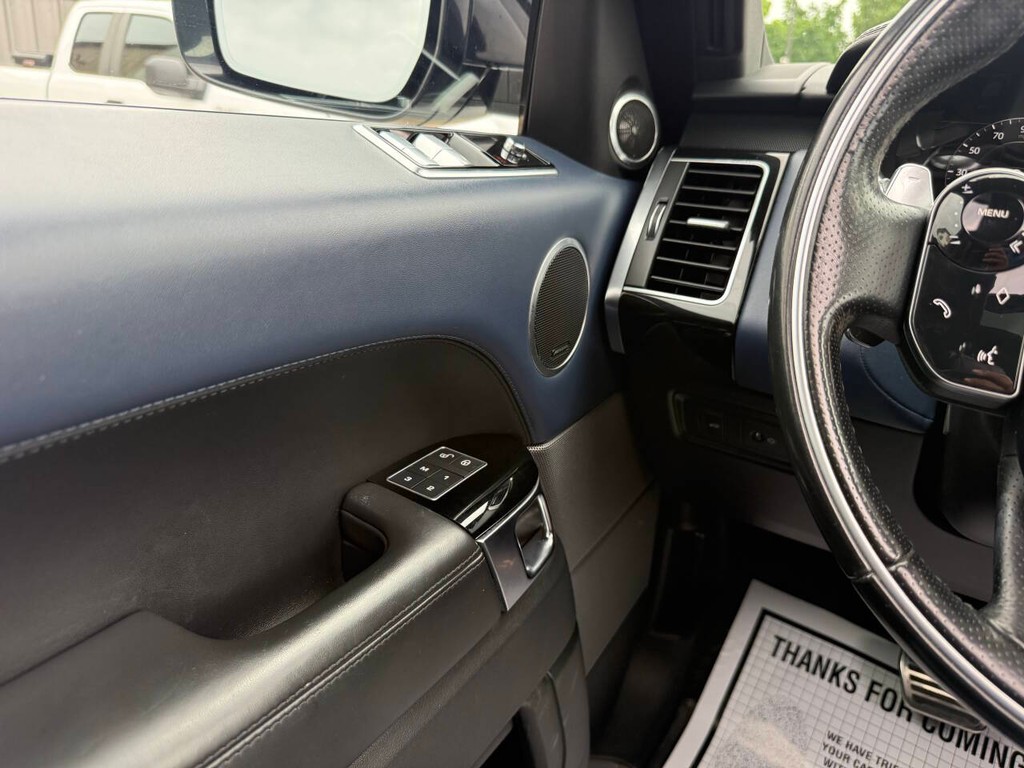 Land Rover Range Rover Sport Vehicle Full-screen Gallery Image 29