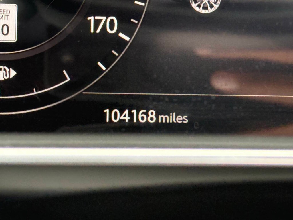 Land Rover Range Rover Sport Vehicle Full-screen Gallery Image 33