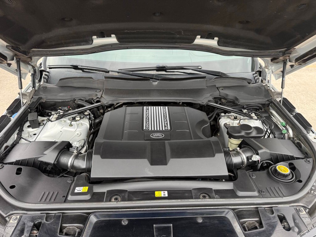 Land Rover Range Rover Sport Vehicle Full-screen Gallery Image 35