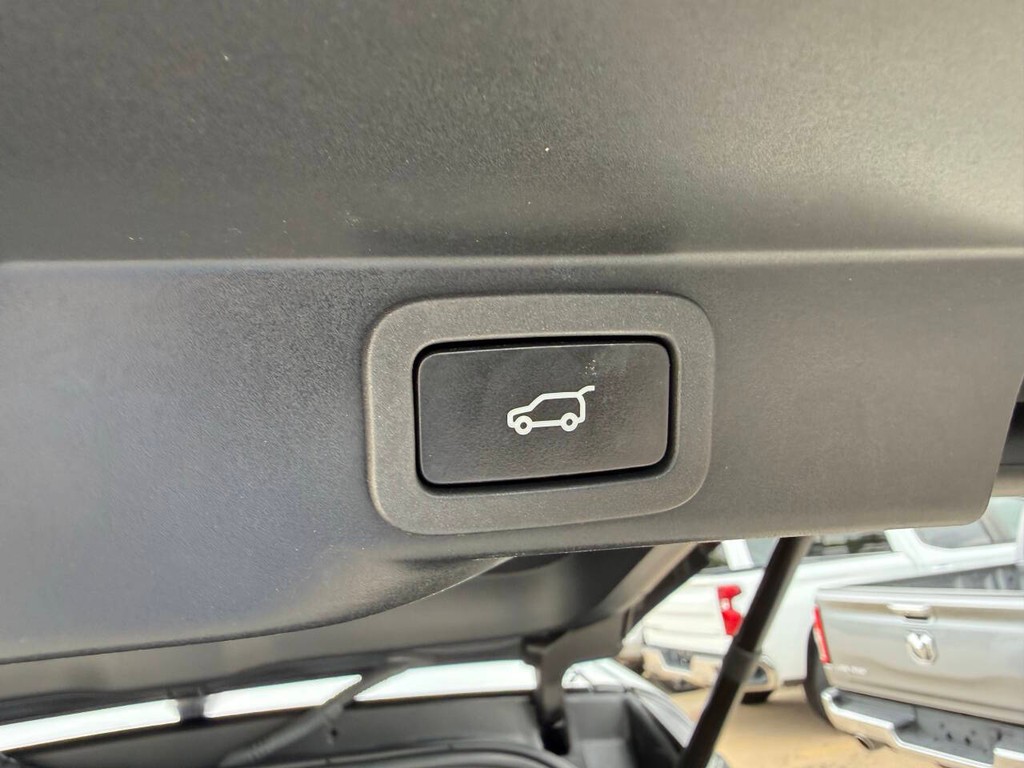 Land Rover Range Rover Sport Vehicle Full-screen Gallery Image 38