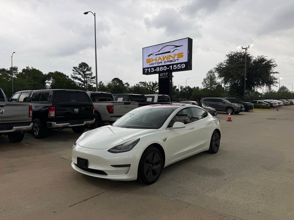 Tesla Model 3 Vehicle Full-screen Gallery Image 03