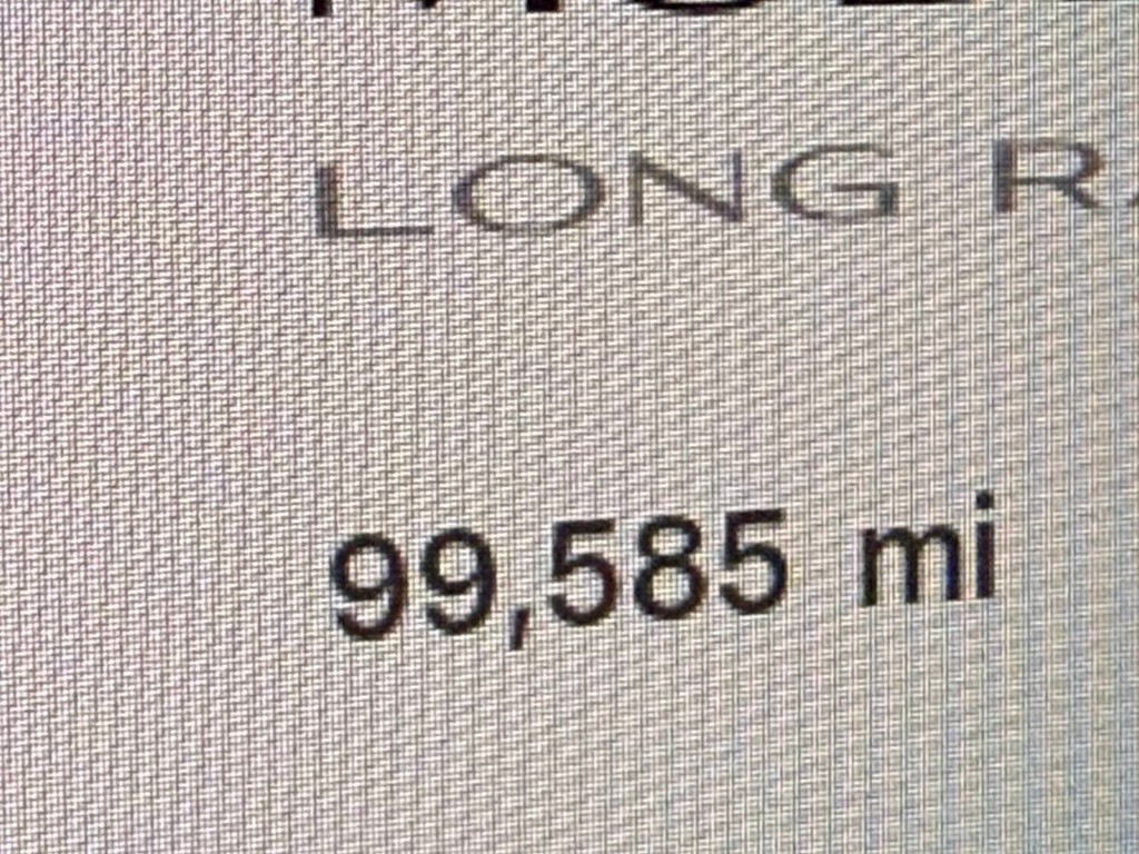 Tesla Model 3 Vehicle Full-screen Gallery Image 31