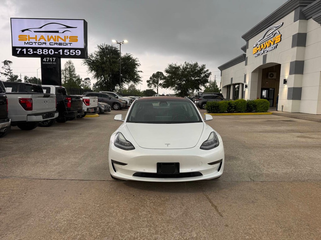 Tesla Model 3 Vehicle Full-screen Gallery Image 39