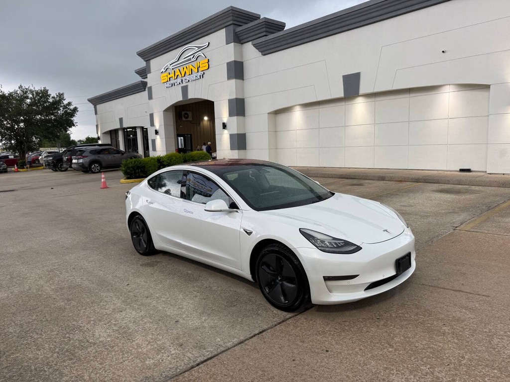 Tesla Model 3 Vehicle Full-screen Gallery Image 40