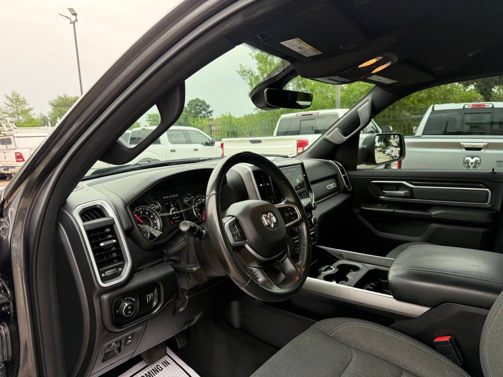 Ram 1500 Vehicle Full-screen Gallery Image 06