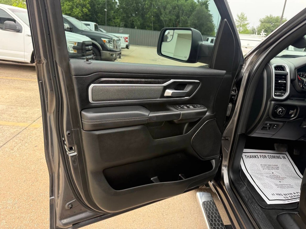 Ram 1500 Vehicle Full-screen Gallery Image 08