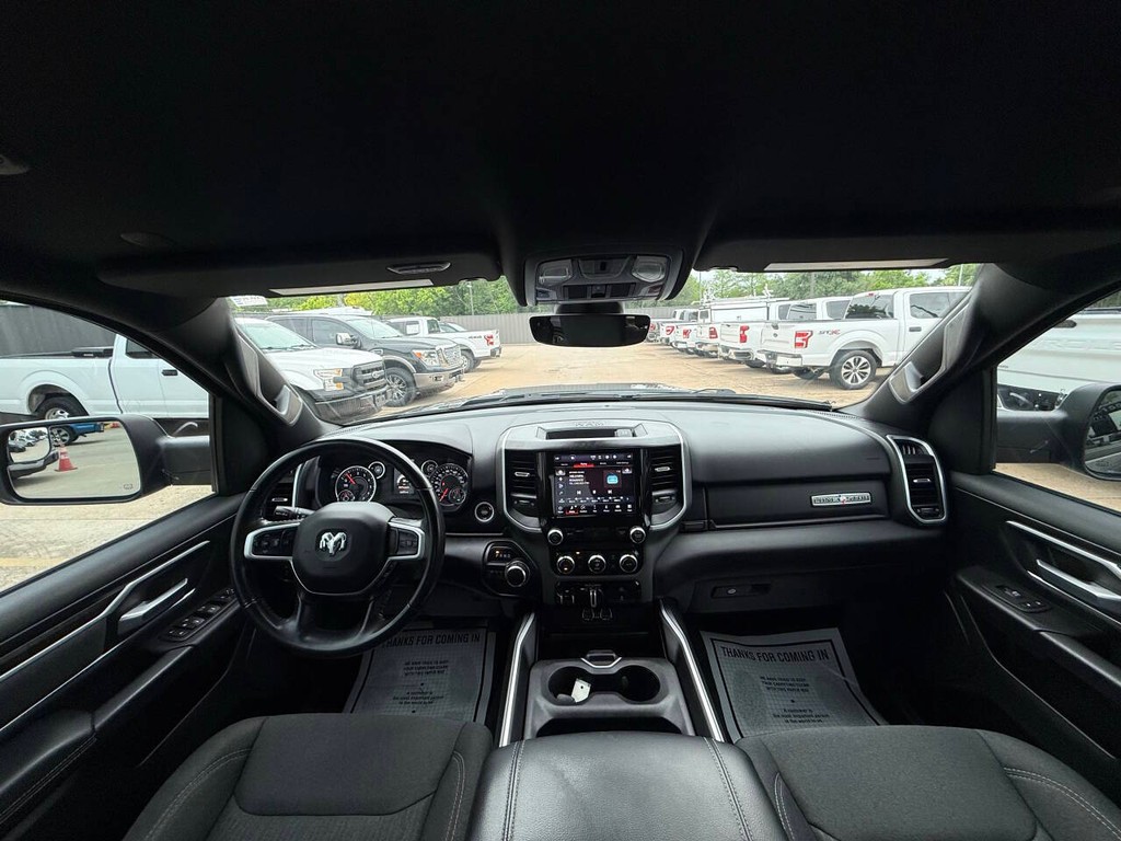 Ram 1500 Vehicle Full-screen Gallery Image 18