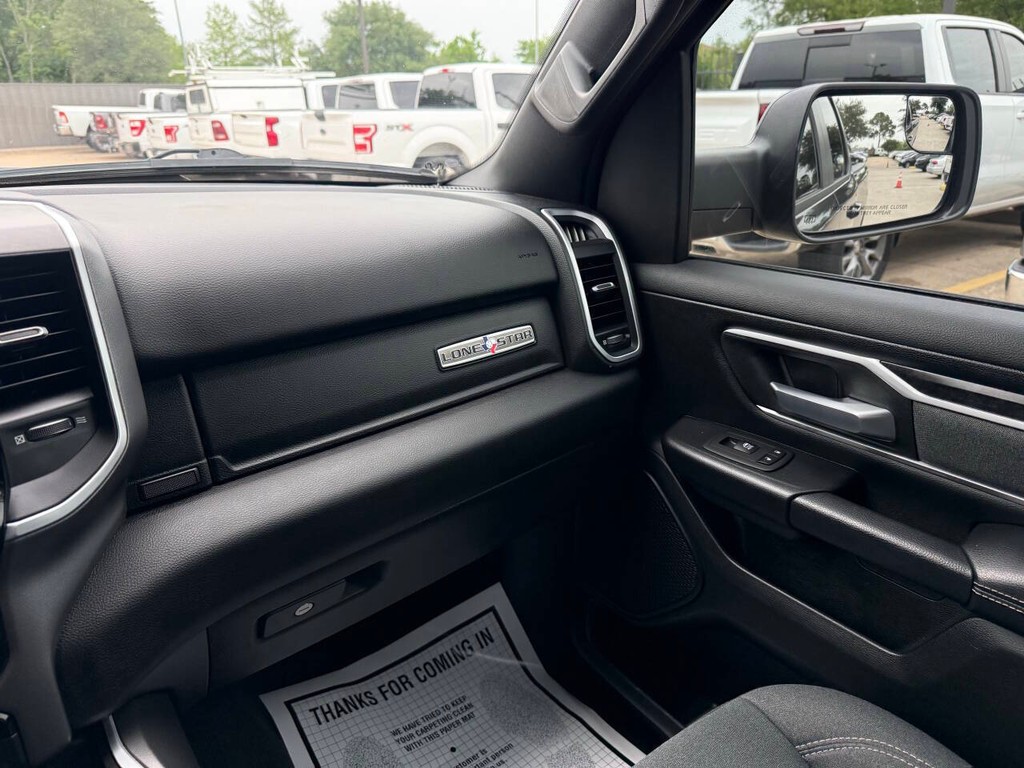 Ram 1500 Vehicle Full-screen Gallery Image 20