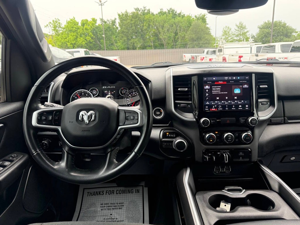 Ram 1500 Vehicle Full-screen Gallery Image 21