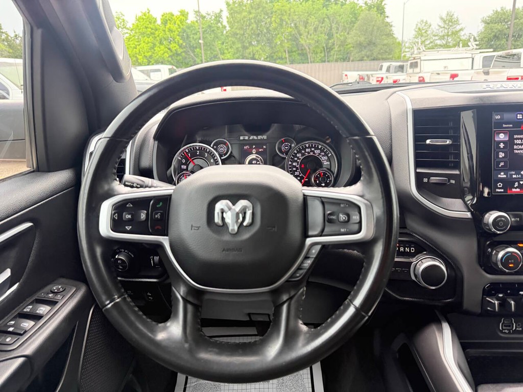 Ram 1500 Vehicle Full-screen Gallery Image 22