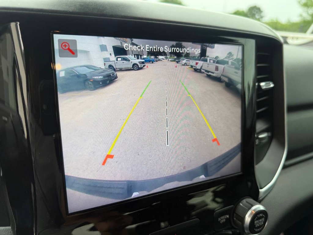 Ram 1500 Vehicle Full-screen Gallery Image 27