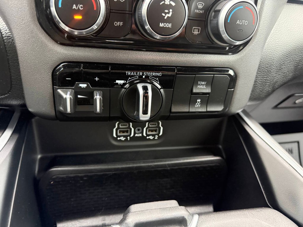 Ram 1500 Vehicle Full-screen Gallery Image 29