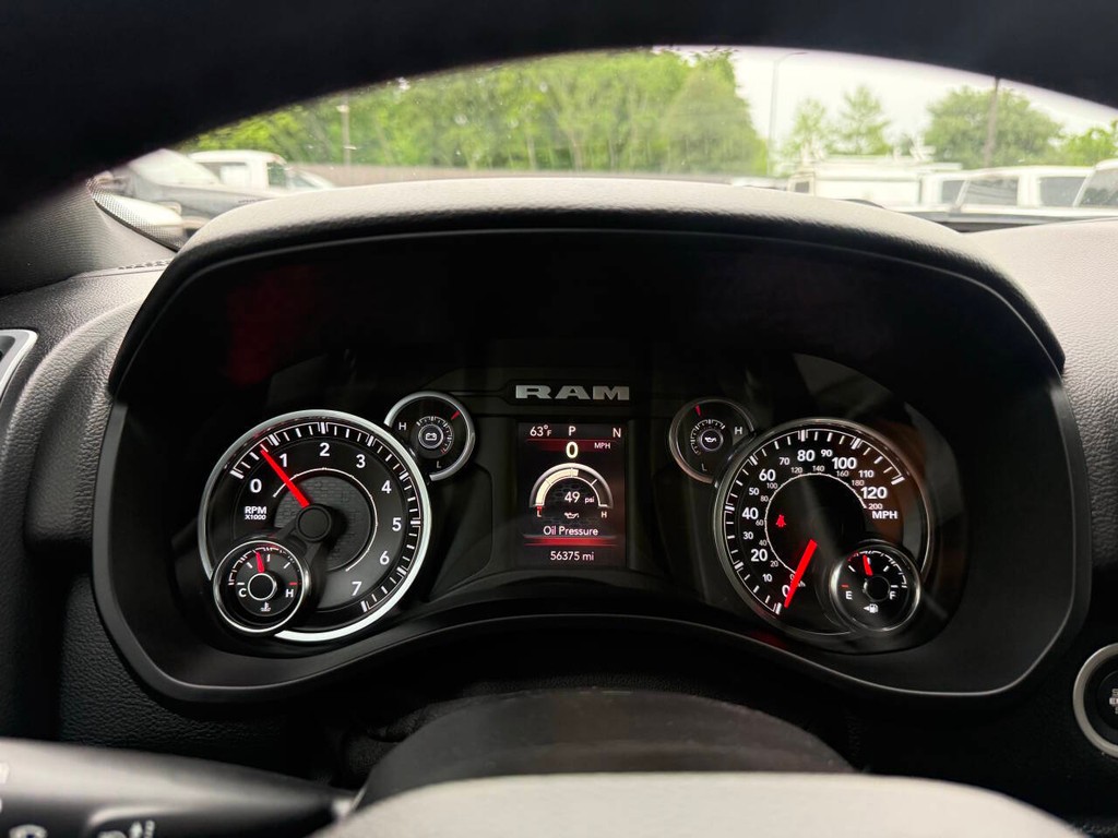 Ram 1500 Vehicle Full-screen Gallery Image 32