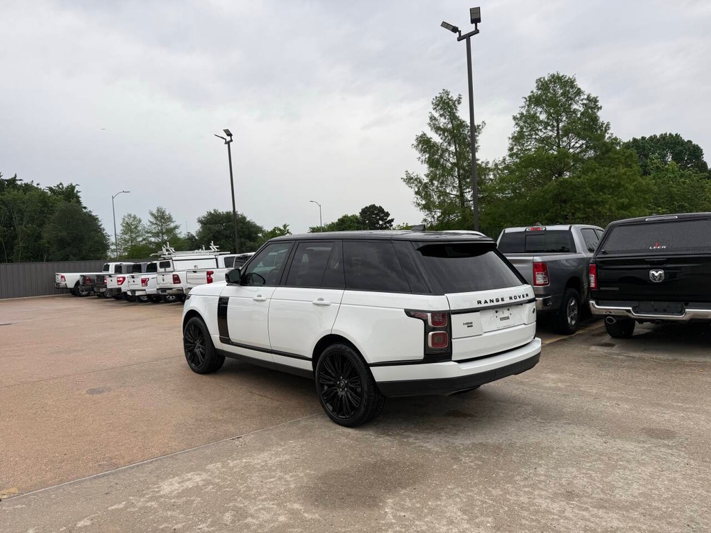 Land Rover Range Rover Vehicle Full-screen Gallery Image 04