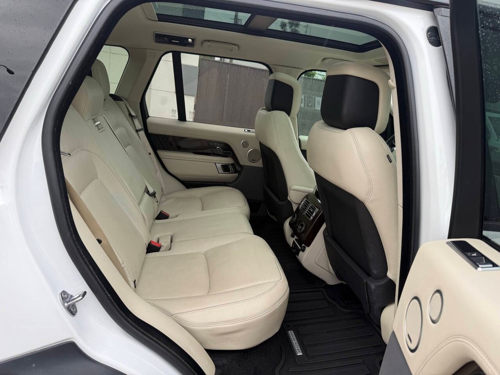 Land Rover Range Rover Vehicle Full-screen Gallery Image 15