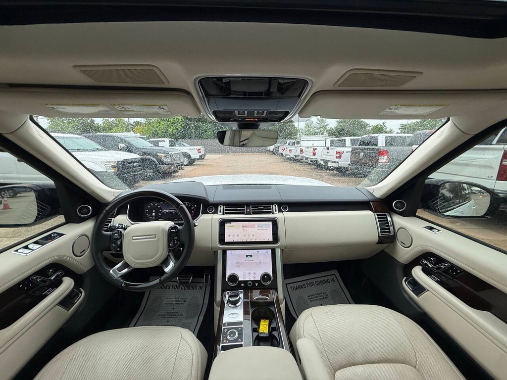 Land Rover Range Rover Vehicle Full-screen Gallery Image 18