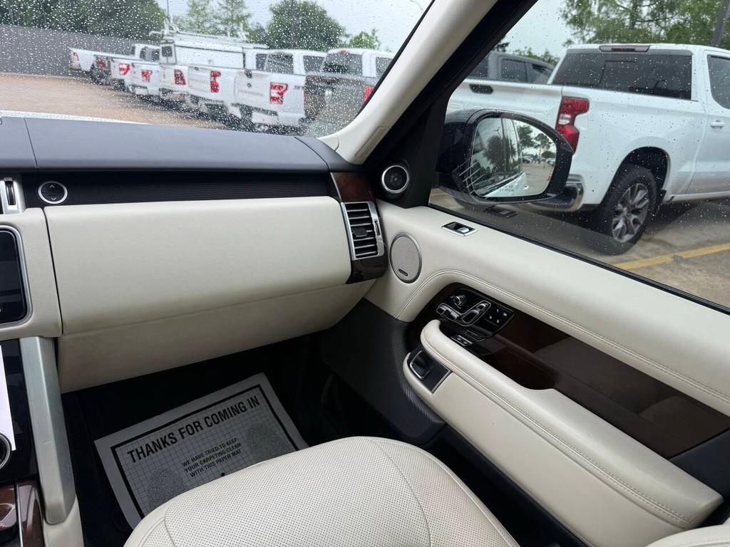 Land Rover Range Rover Vehicle Full-screen Gallery Image 20