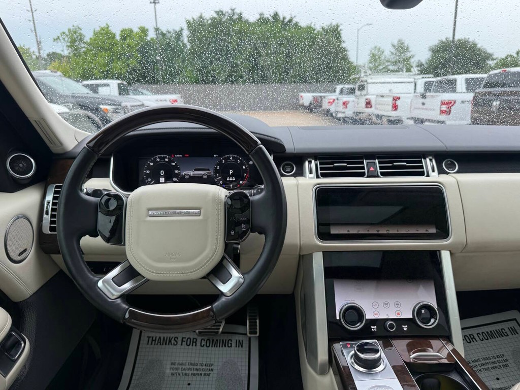 Land Rover Range Rover Vehicle Full-screen Gallery Image 21