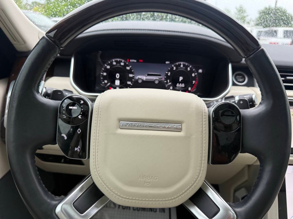Land Rover Range Rover Vehicle Full-screen Gallery Image 23