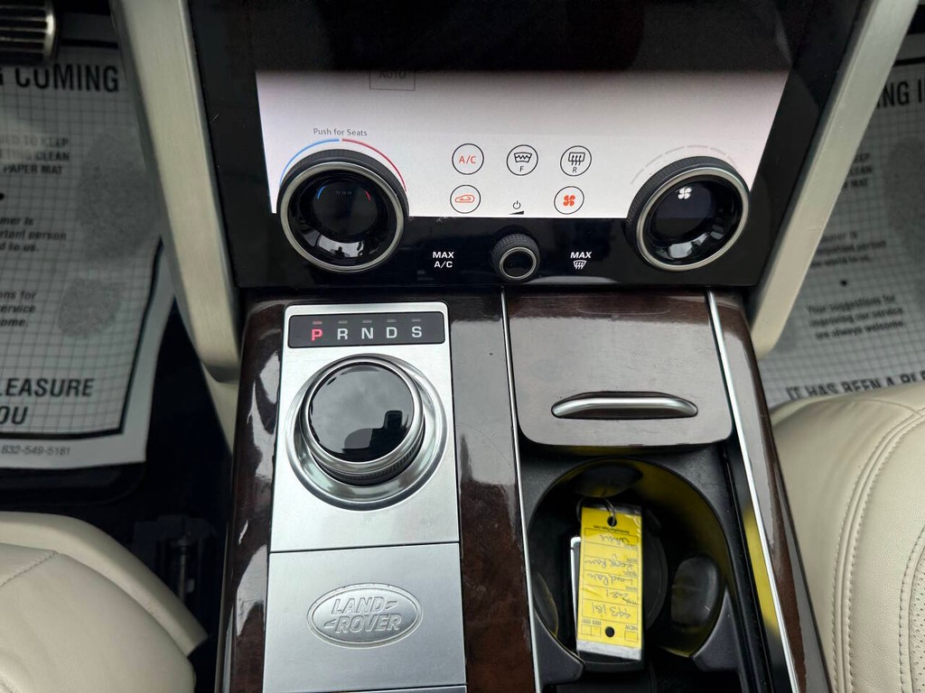 Land Rover Range Rover Vehicle Full-screen Gallery Image 28