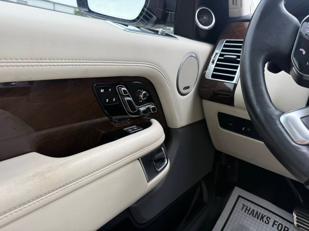 Land Rover Range Rover Vehicle Full-screen Gallery Image 30