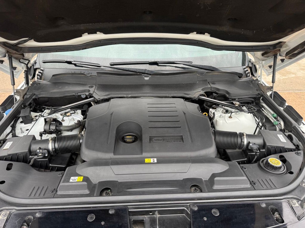 Land Rover Range Rover Vehicle Full-screen Gallery Image 36