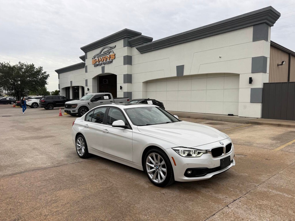 BMW 3 Series Vehicle Full-screen Gallery Image 02